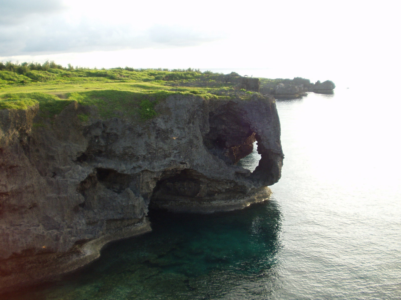 万座毛（沖縄本島）.jpg